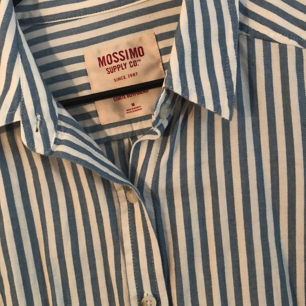Button up - Picture 3 of 4